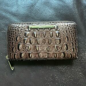 Brahmin Clutch/wallet